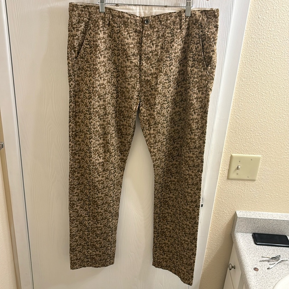 LEVI’S Chino II Camo Print Slim Straight Pants 36 x 32